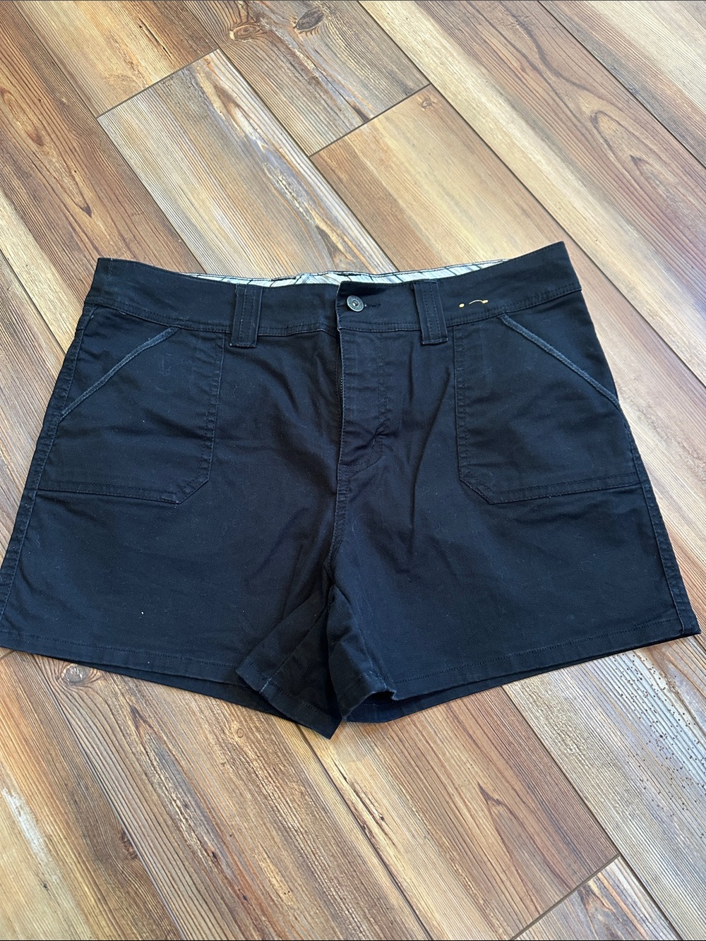 Faded Glory Black Women's Bermuda Shorts with Front Pockets